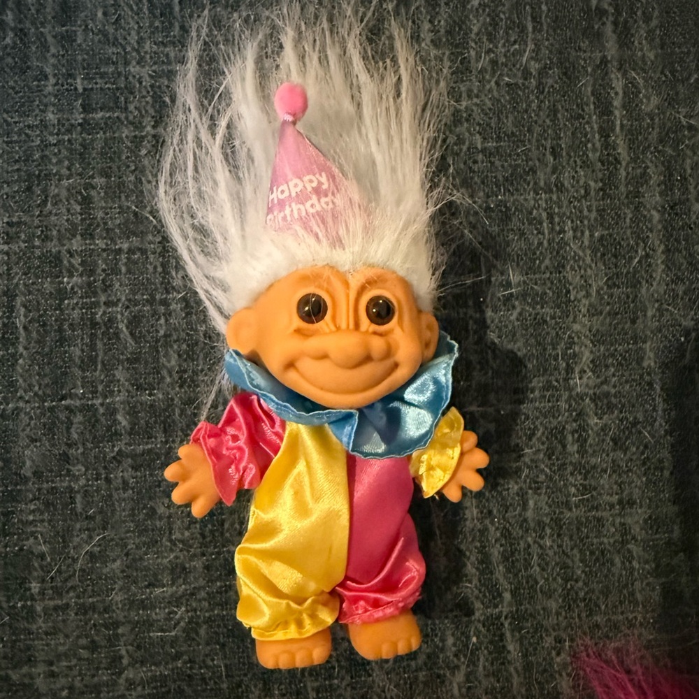 TROLLS- 20 total bundle ‘90s